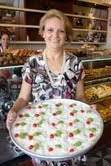 AYVALIK’TA GÜLLAÇ SATIŞLARI PATLADI
