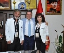 EDREMİT BELEDİYE BAŞKANI KAMİL SAKA GREEK ART UNİON’U MAKAMINDA AĞIRLADI