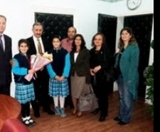 ÖĞRENCİ VE VELİLERDEN KAYMAKAM’A TEŞEKKÜR ZİYARETİ