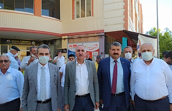 AK Parti Adıyaman Milletvekili Yakup Taş, Besni ilçesinde esnaf ziyaret etti.