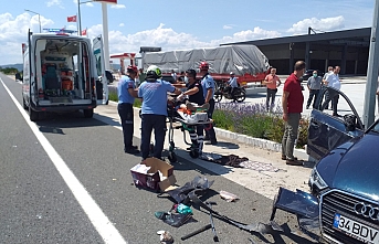 Gökçeyazı'da zincirleme kazada araçtan fırlayan kadın yaşamını yitirdi.
