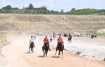 Savaştepe'de at yarışları heyecanı