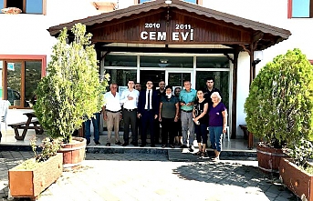 Edremit Kaymakamı Turgay Ünsal, Bayram Kaya  Körfez Cemevi’ni ziyaret etti.