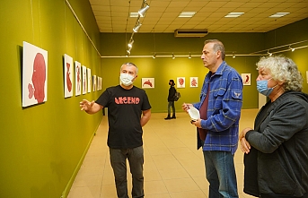 Mustafa Çapar resim sergisi Ayvalık Orhan Peker Sanat Galerisi’nde açıldı.