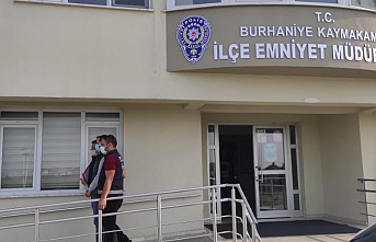 Burhaniye’de FETÖ’den ihraç edilen astsubay, polisten kaçamadı  