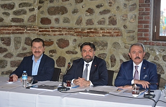 AK Parti ilçe başkanları çalışmaları masaya yatırdı