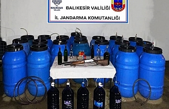 Balya'da kaçak içkileri satanlar jandarmaya yakalandılar