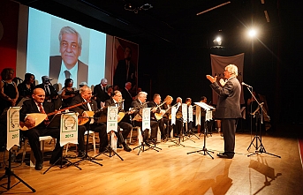 Ayvalık Eğitime Destek Derneği Yararına, Korist Ömer'in Anısına Konser Düzenlendi