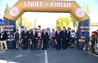 Karesi'de 29 Ekim bisiklet yarışı büyük heyecan içinde geçti
