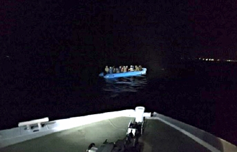 Ayvalık’ta 42 göçmenin hayatı kurtarıldı