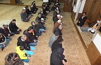 Burhaniye’de Sabah Namazı Buluşmasında Depremzedeler İçin Dua Yapıldı