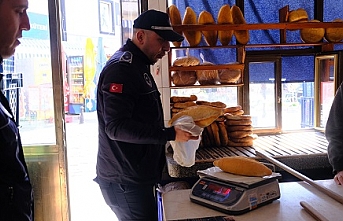 Ayvalık Belediyesi Zabıta Ekiplerinden Hijyen ve Gramaj Denetimi