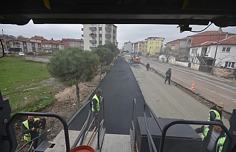Büyükşehir sıcak asfalt çalışmalarını sürdürüyor