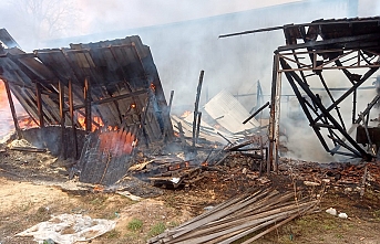 Dursunbey'de korkutan iş yeri yangını