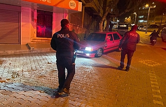 Edremit’te polisin genel asayiş uygulamasında aranan 5 kişi yakalandı  