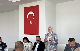 Balıkesir'de Belgin Uygur, gönüllere dokunuyor