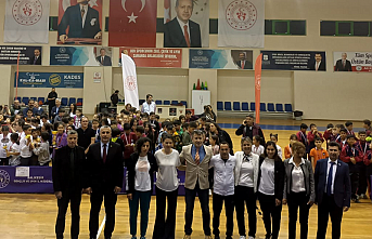Burhaniye de Geleneksel Çocuk Oyunları ödül töreni