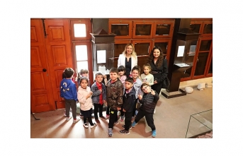 Burhaniye’de Minik Öğrencilerden Müzeyi Ziyaret Etti