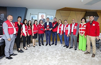 Türk Kızılay Bayraklı Şube Başkanı Metin Köroğlu, Başkan Sandal'ı ziyaret etti