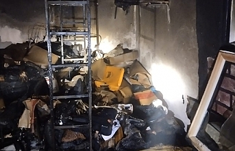 Gönen'de Ayakkabı Mağazası yandı