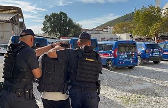 Ayvalık'ta jandarma cinayeti aydınlatmak için adeta iğne ile kuyu kazdı