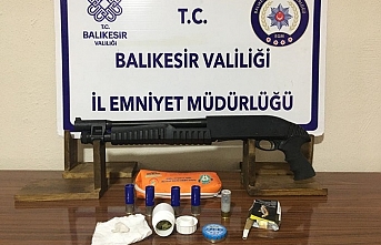 Balıkesir'in 8 ilçesinde polisin denetimde gözaltına alınan 18 kişiden 9 kişi tutuklandı