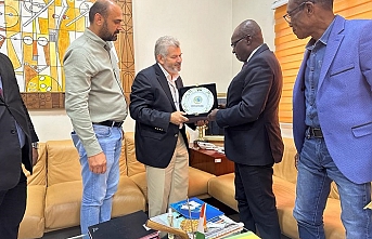 Edremit Ticaret Odasını temsilen, Fildişi Sahili Sanayi ve Ticaret Odası Başkanı Touré Faman'ı makamında ziyaret etti