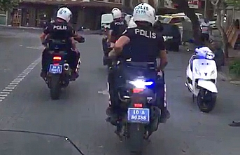 Edremit’te motosikletli polislerin motosikletliyi kovalamacasında 2 kişi yakalandı 