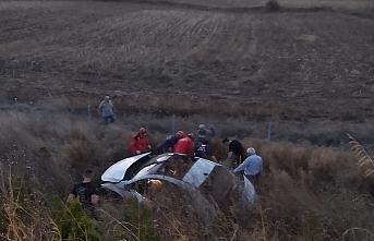 Susurluk'ta otomobil şarampole uçtu: 4 yaralı