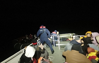 Ayvalık’ta Yunan Unsurlarınca Türk Karasularına İtilen 42 Göçmen Kurtarıldı