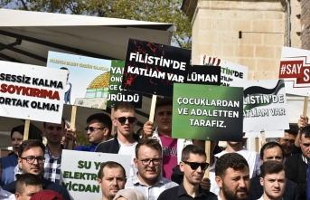 Balıkesir'de AK Parti'li gençler İsrail'i protesto etti