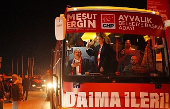 Ayvalık Belediye Başkanı Mesut Ergin. "Çok Güzelsin Altınova"