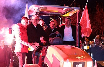 CHP’li Ahmet Akın’a Şamlı’da Traktör Konvoyuyla Karşılama