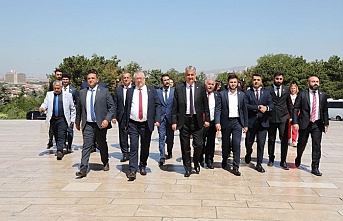Başkan Ertaş, ekibiyle birlikte Anıtkabir’i ziyaret etti