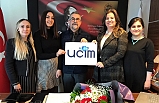Çocukların koruyucu melekleri çocuklar için mavi kelebek olacak