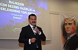 Edremit'te Başkan Yücel Yılmaz turizmcilere moral verdi