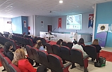 Susurluk Anadolu Lisesinde 50 anne ve anne adayına seminer verildi