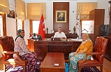 Gülden ve Mübeccel Teyze sorunlarını anlatarak Başkan Mesut ERGİN'den çözüm sözü aldı.