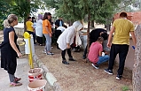 AK Kadınların 10 parmağında 10 mağrifet var. Hem boyadılar, hem ip atladılar