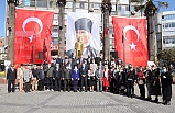 Edremit'te de 19 Ekim 'Muhtarlar Günü' düzenlenen törenle kutlandı.