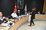 Balıkesir Büyükşehir Belediye Encümeni olağan haftalık toplantısında pasta süprizi yaşandı