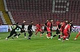 Balıkesirspor ile Manisa FK ile karşılaştığı maçta  0-0 berabere kaldı.
