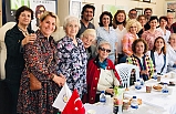 İZMİR SULUBOYA RESSAMLARI DERNEĞİ BAŞKANLIĞINA MONA MUZO SEÇİLDİ