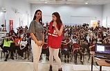 Genç Kızılay Edremit'te şenlendirdi