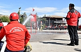 Balıkesir'de itfaiyeciler, 308.yıllarını Balıkesir Çiftetellisi oynayarak kutladılar.