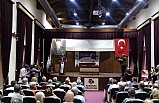 Turhan Çömez 'Bandırma ve Cumhuriyet' konulu seminere konuşmacı olarak katıldı