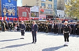 Edremit'te 29 Ekim kutlamaları çelenk sunulması ile başladı