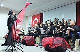 Burhaniye'de Halk Eğitimin Türk Sanat Musikisi Korosu konserinde büyüledi
