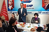 CHP Edremit İlçe Başkanı Deniz Onur Özcan, kahvaltıda gazetecilerle bir araya geldi