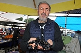 Burhaniye’de Çekirdekli Siyah Kan Üzümü ilgi gördü